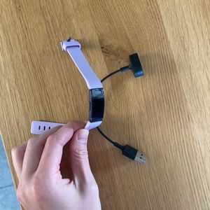 Fitbit Inspire 2 purple -small band